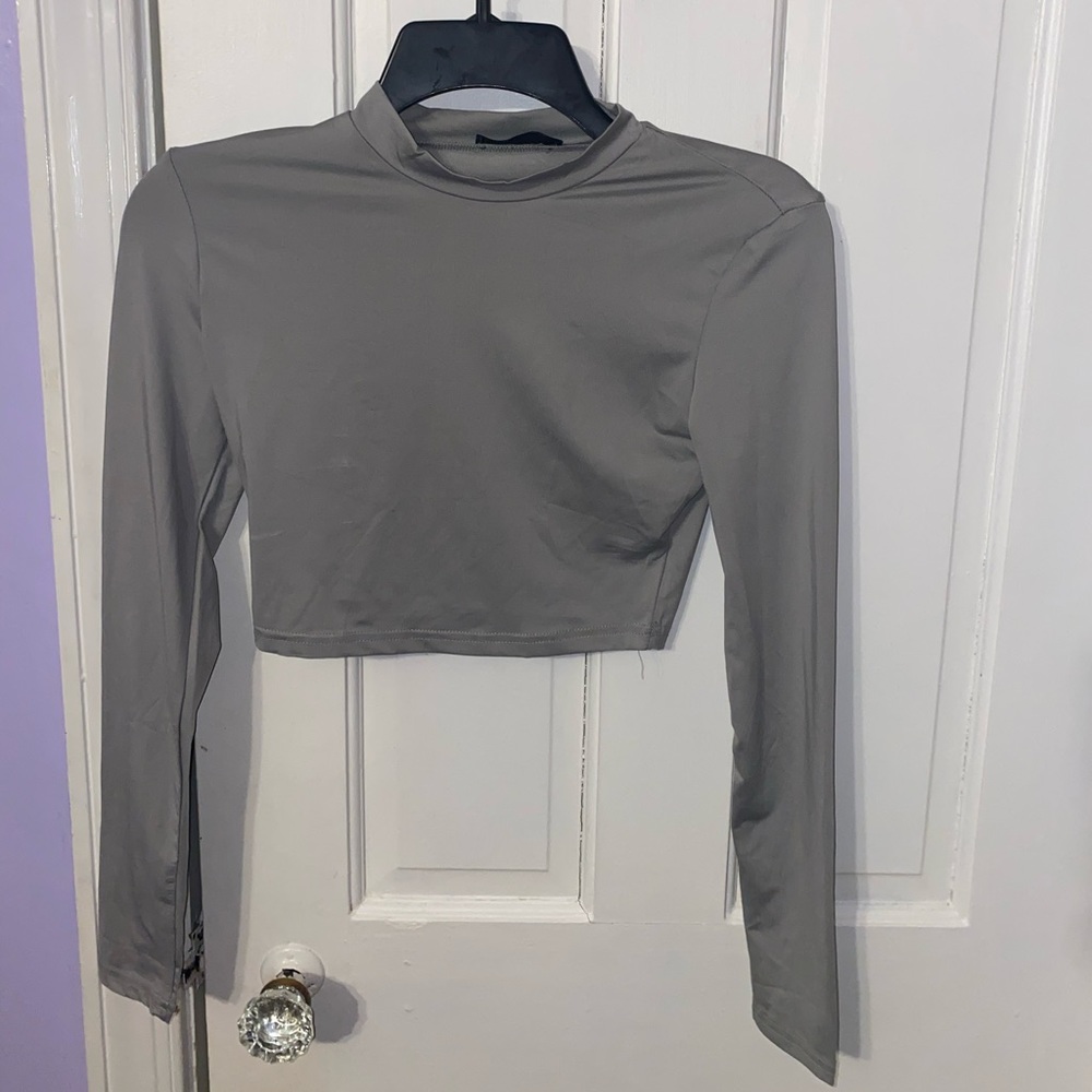 Long Sleeve Gray Crop Top